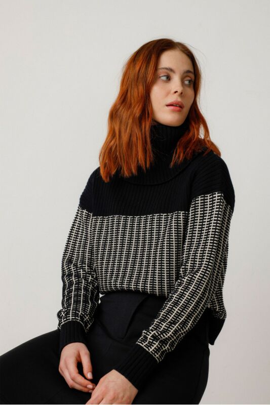 REBEKA-GOTS PULLOVER VON SKFK Gr.44