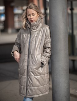 Warme und leichte Damen-Stepp-Lederjacke mit Glanz